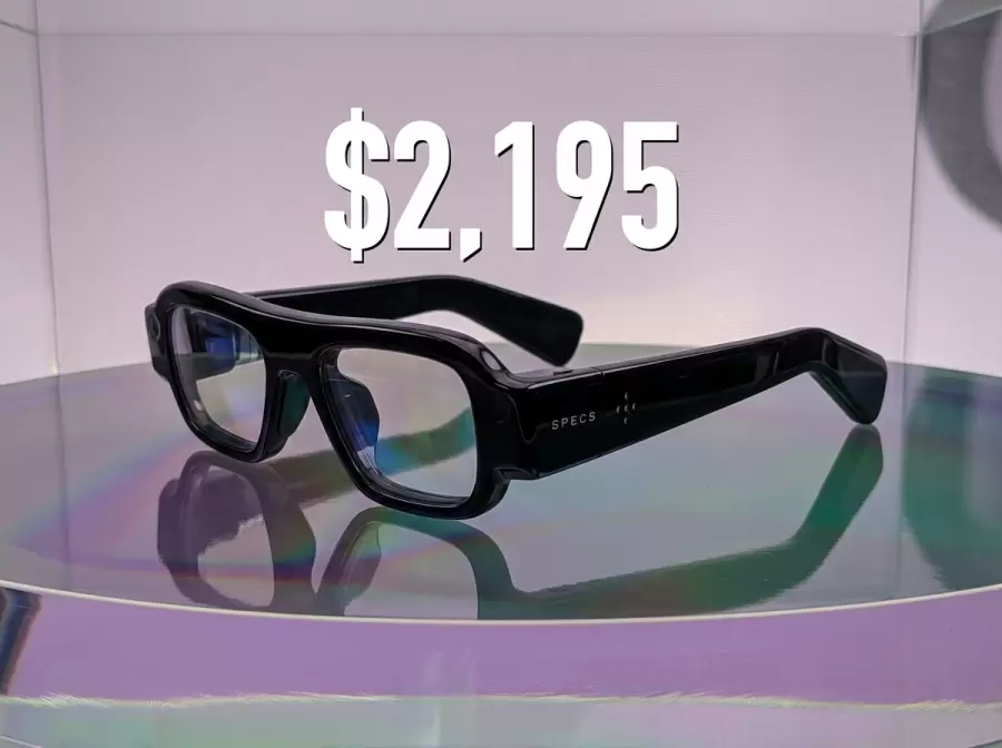 Glasses_on_display_case_202608080047.jpeg